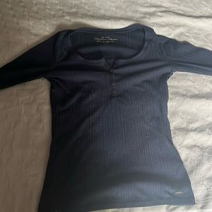 Long sleeve shirt fits- xs-m